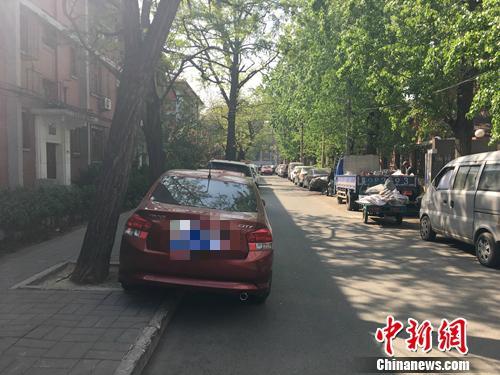 北京擬立法嚴(yán)懲違章停車(chē) 能否消弭有“錢(qián)”無(wú)恐？