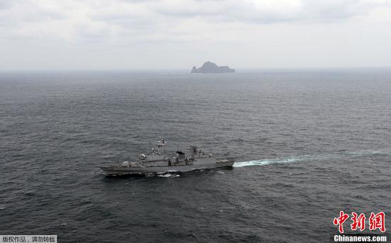 資料圖：韓國“獨島日”，韓在周邊海域舉行聯(lián)合防御軍演。