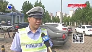 執(zhí)勤路上發(fā)現(xiàn)迷路男孩 交警暖心關懷助其回家