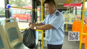時間太晚錯過末班車 熱心公交司機(jī)送老人回家