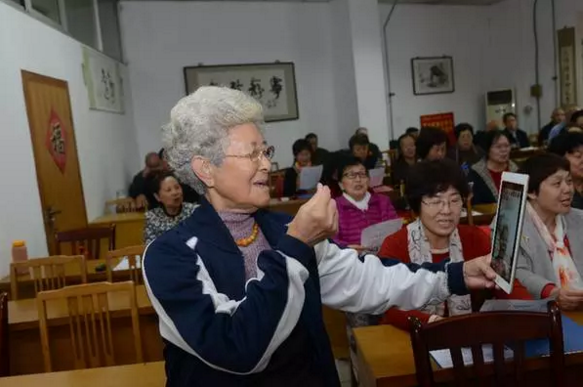 【中國(guó)網(wǎng)事·感動(dòng)河北】人老心不老！她們是網(wǎng)紅奶奶組合！