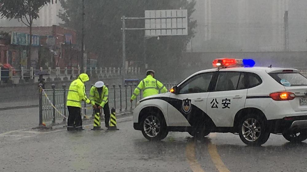 廊坊交警：雨再大也澆不滅他們的責(zé)任與擔(dān)當(dāng)！