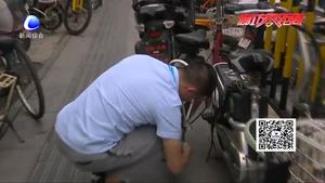 便道變身“停車點”讓行人“無路可走”