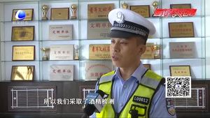 醉駕司機(jī)路上睡   一覺醒來一臉懵：我怎么在這兒了？