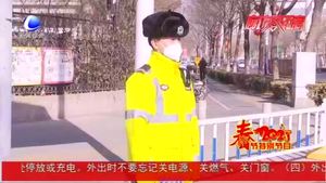 不一樣的春節(jié)：疫情防控交警不退 春節(jié)堅(jiān)守防疫崗